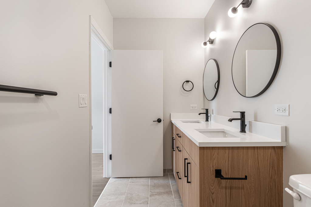 805 N Milwaukee Avenue - Photo 23