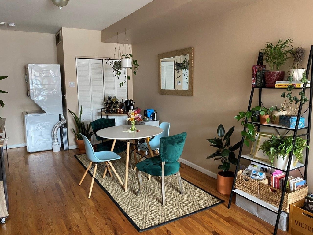 1902 W North Avenue - Photo 2