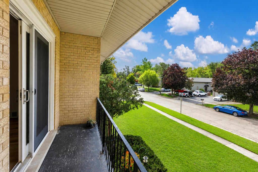 31 Green Oaks Drive - Photo 2