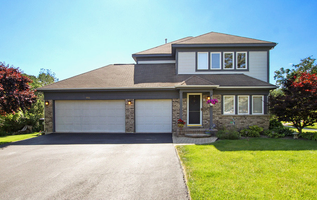 992 White Pine Drive - Photo 0