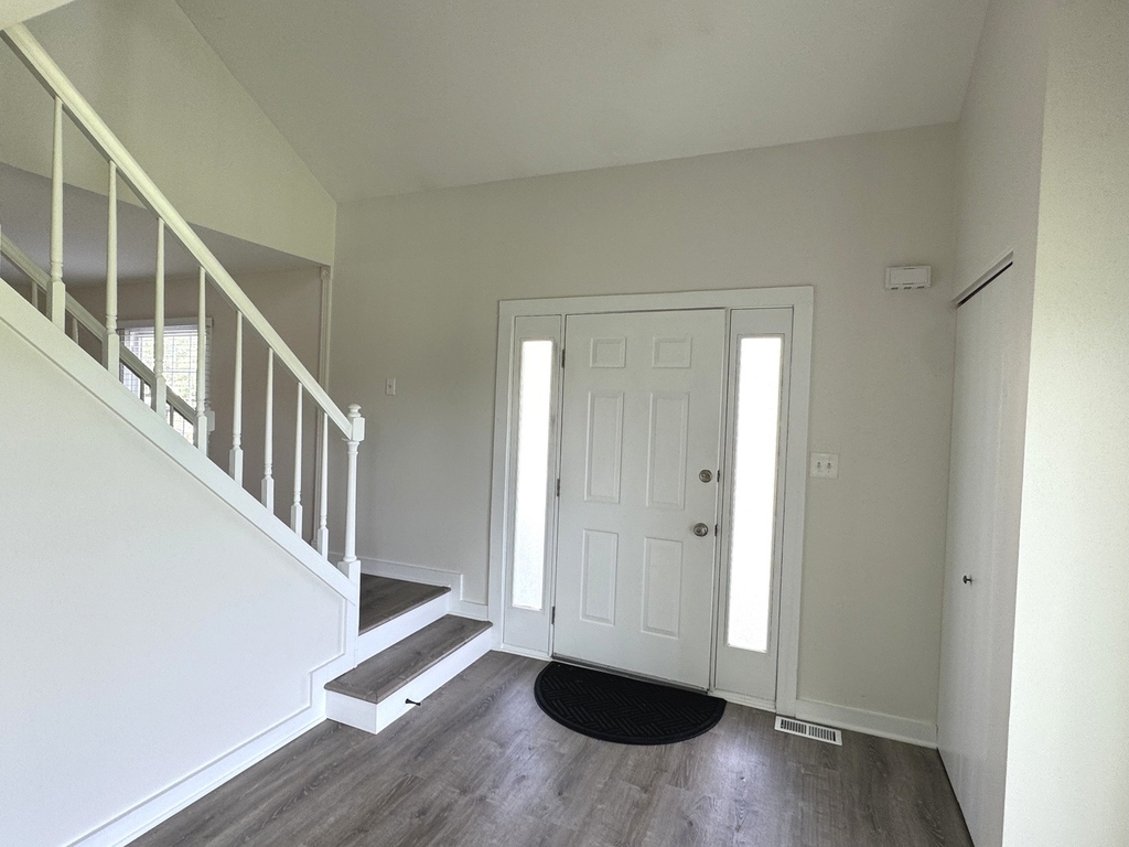 11411 Douglas Avenue - Photo 8