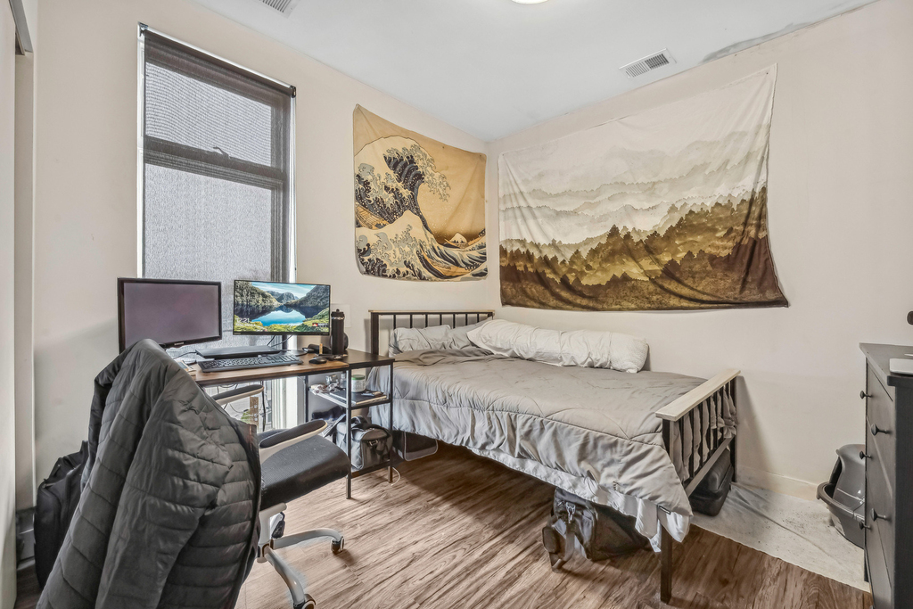 1045 W Cornelia Avenue - Photo 7