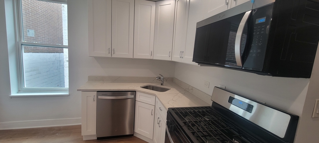 3207 N Wilton Avenue - Photo 5