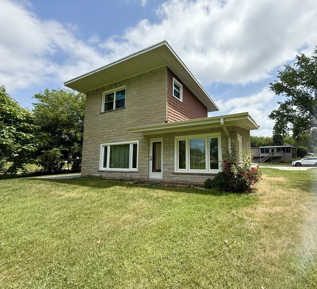 34 S River Street - Photo 1