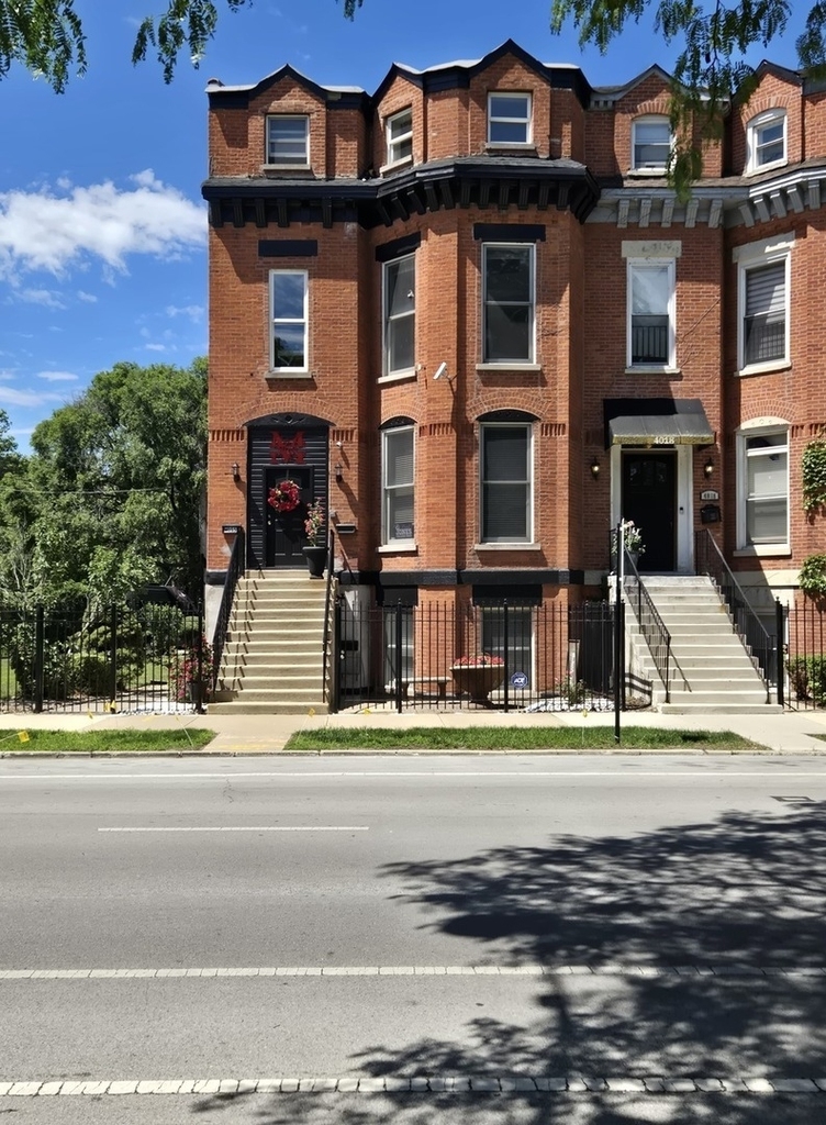 4020 S Drexel Boulevard - Photo 0