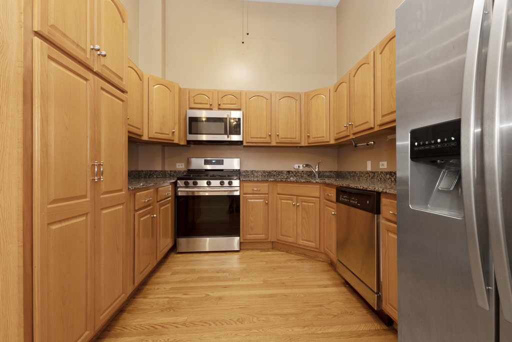 4020 S Drexel Boulevard - Photo 1