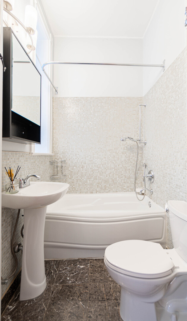 1210 N Astor Street - Photo 22