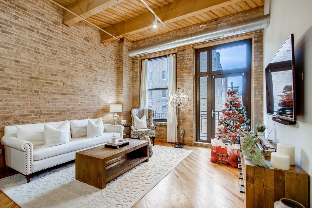 1040 W Adams Street - Photo 4