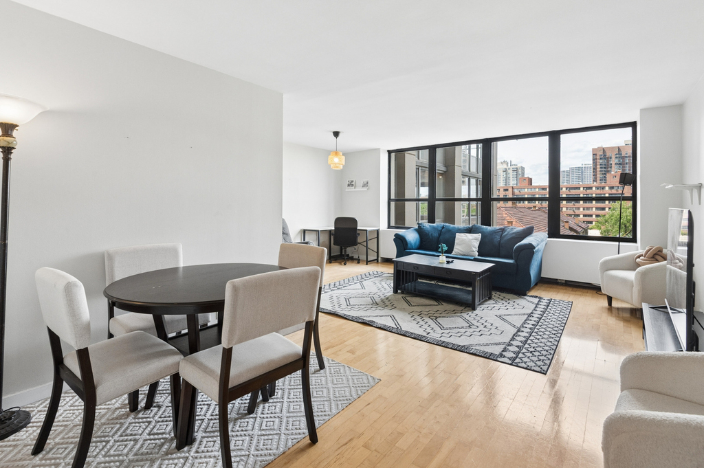 655 W Irving Park Road - Photo 3