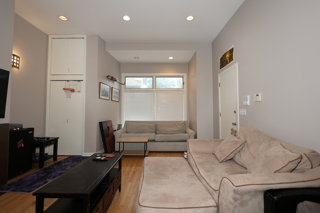 1026 W Roscoe Street - Photo 5