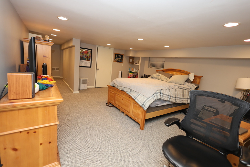 1026 W Roscoe Street - Photo 22