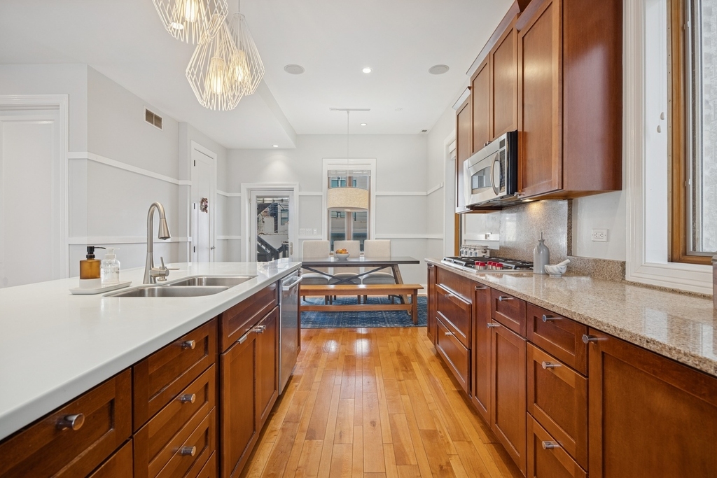 1065 N Marshfield Avenue - Photo 16