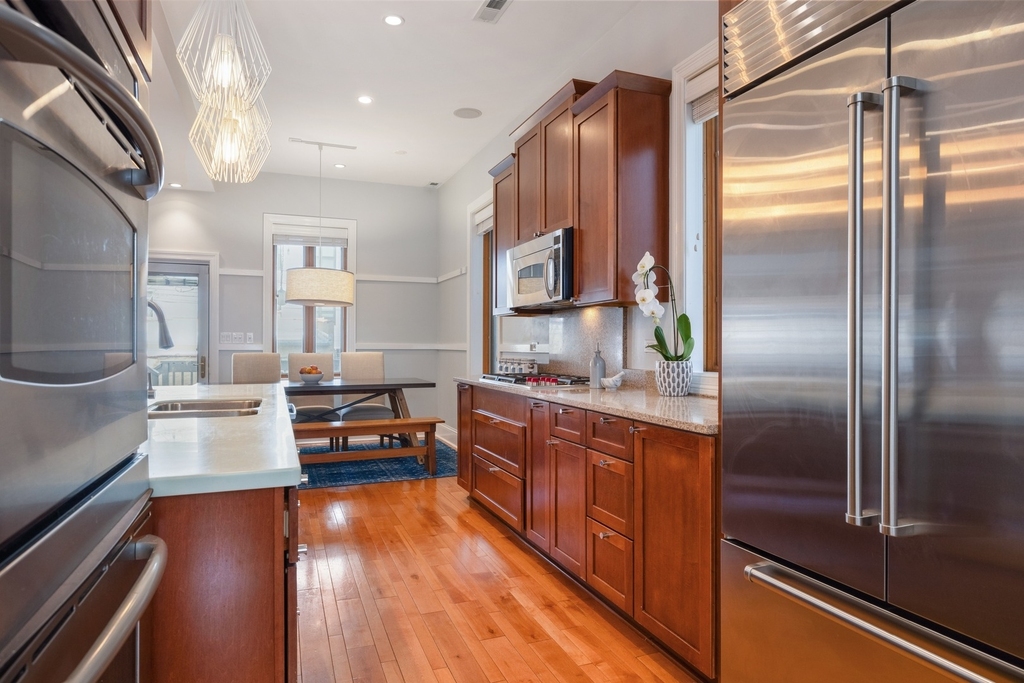 1065 N Marshfield Avenue - Photo 17