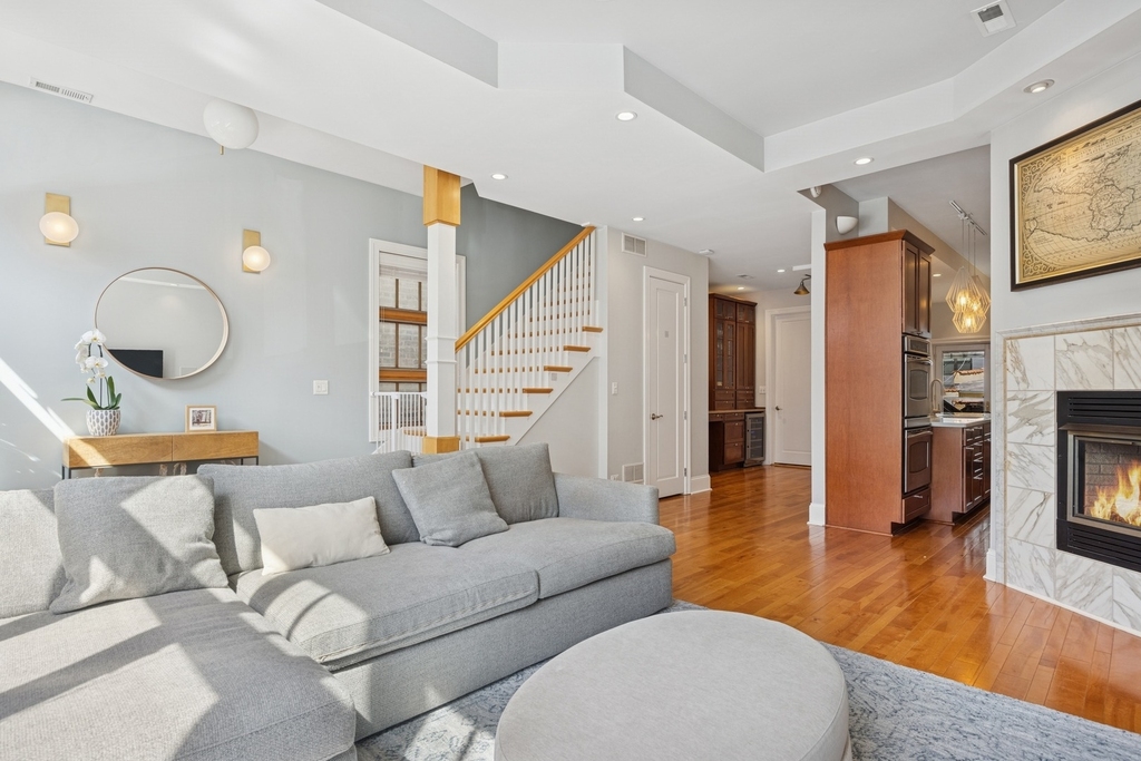 1065 N Marshfield Avenue - Photo 23