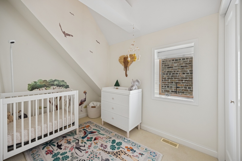 1065 N Marshfield Avenue - Photo 9