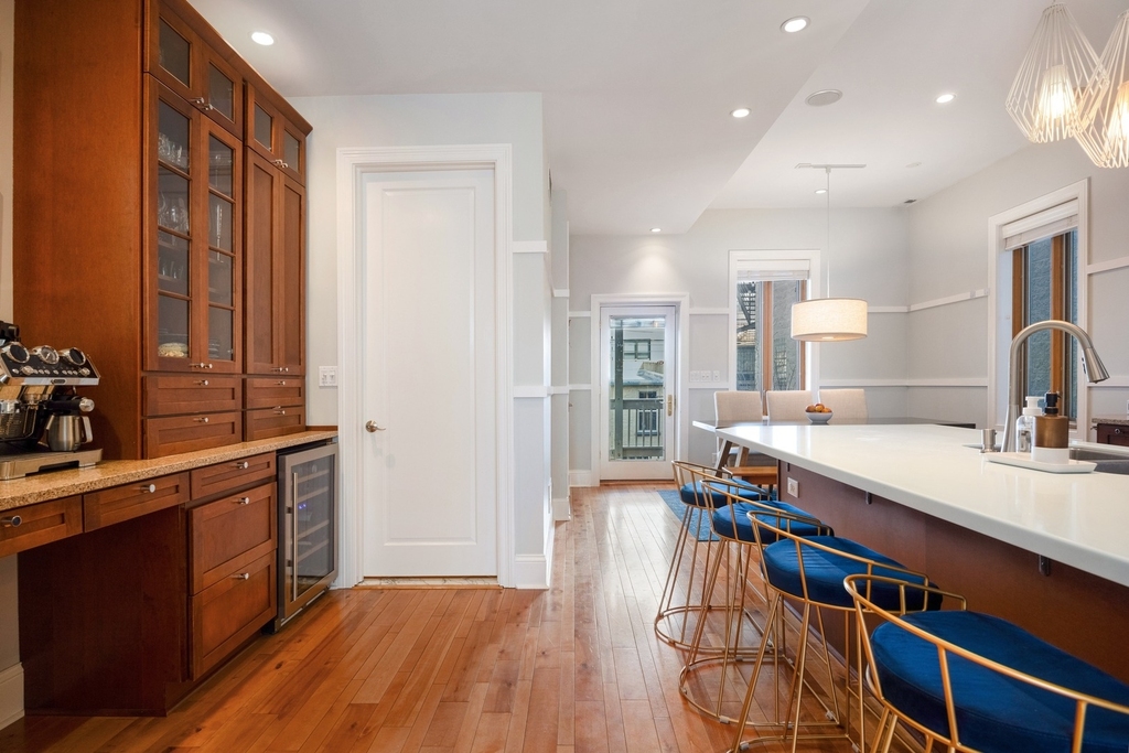 1065 N Marshfield Avenue - Photo 18
