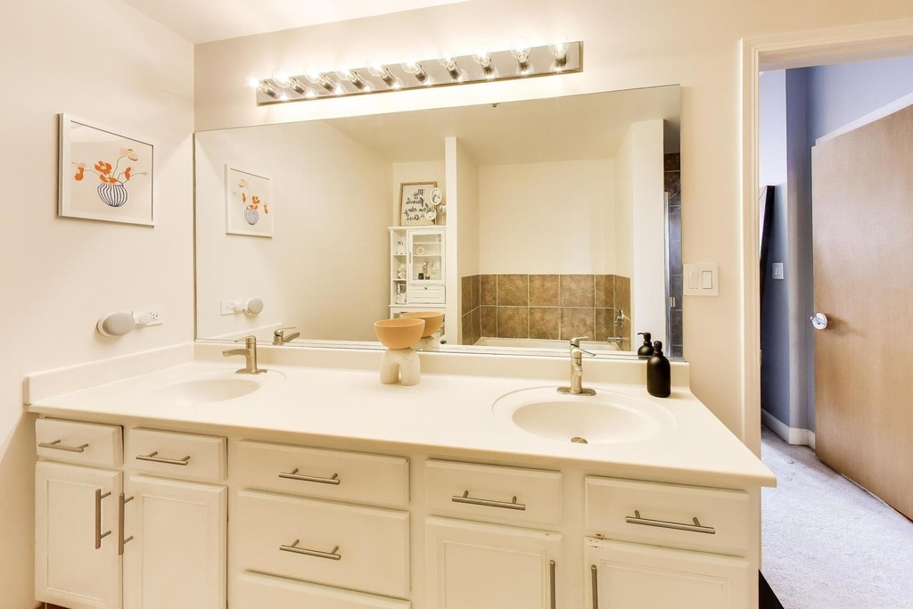 41 E 8th Street - Photo 17