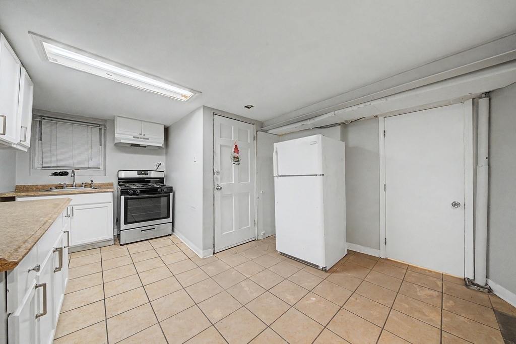 2206 N Kostner Avenue - Photo 5