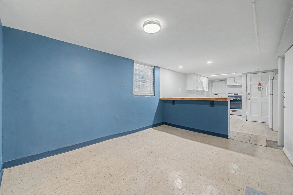 2206 N Kostner Avenue - Photo 2
