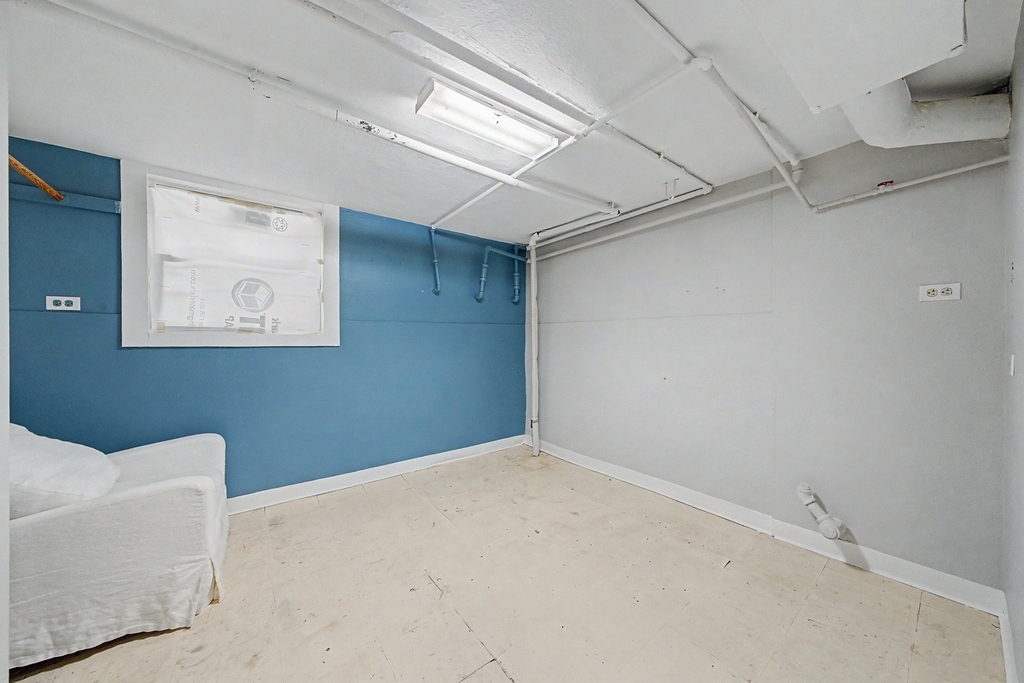 2206 N Kostner Avenue - Photo 8
