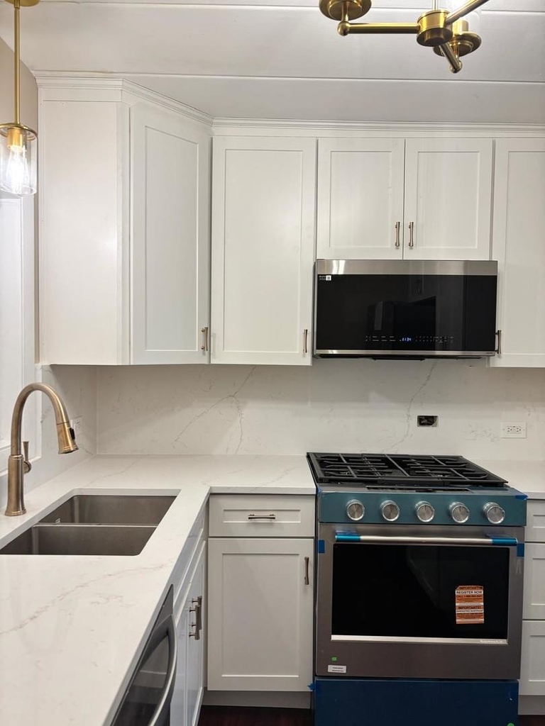 1318 Central Street - Photo 5