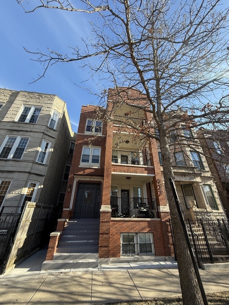 927 N Mozart Street - Photo 0