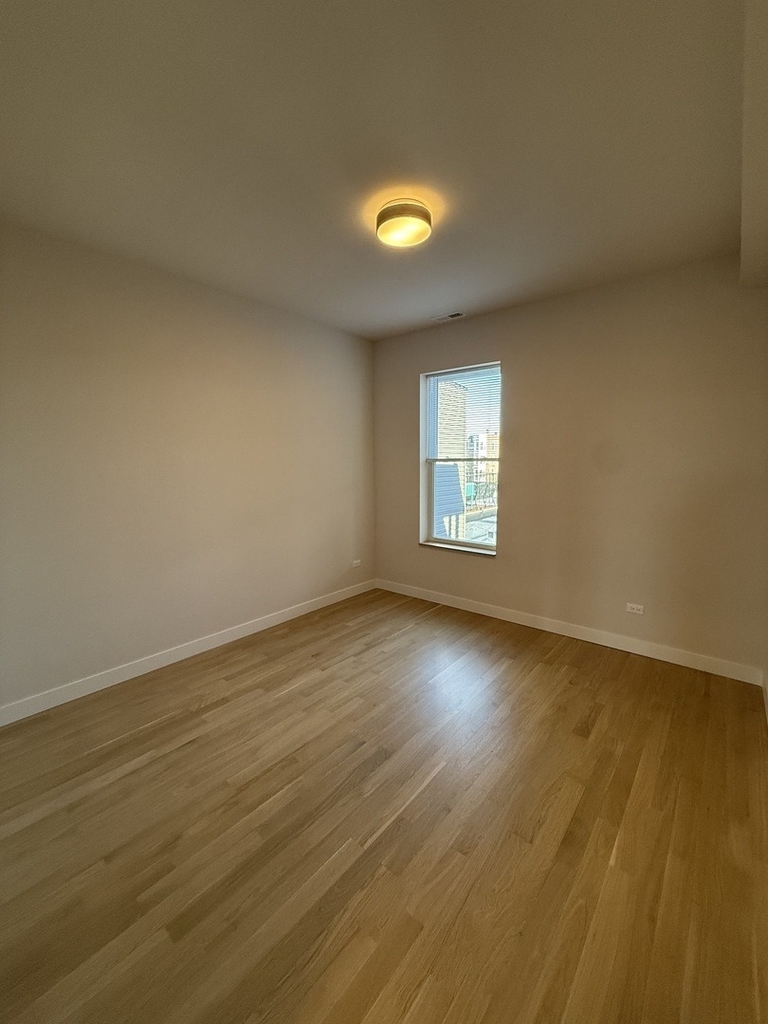 927 N Mozart Street - Photo 4