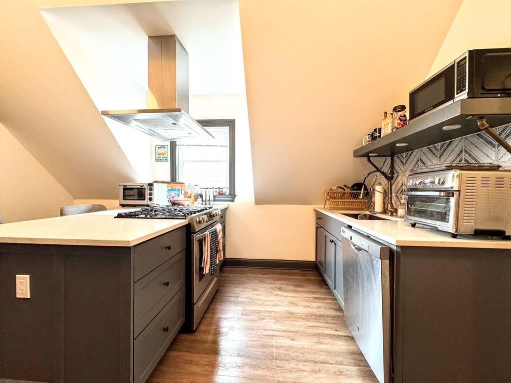1040 W Roscoe Street - Photo 6