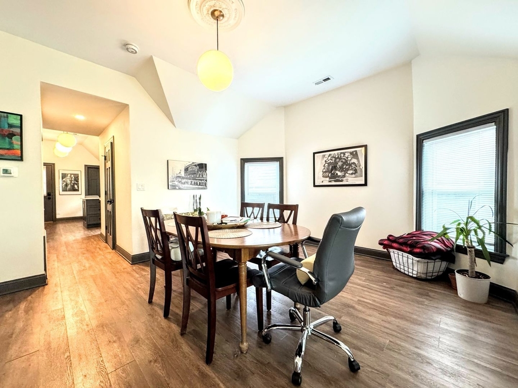 1040 W Roscoe Street - Photo 4