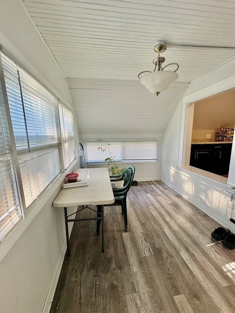 11733 S Stewart Avenue - Photo 3