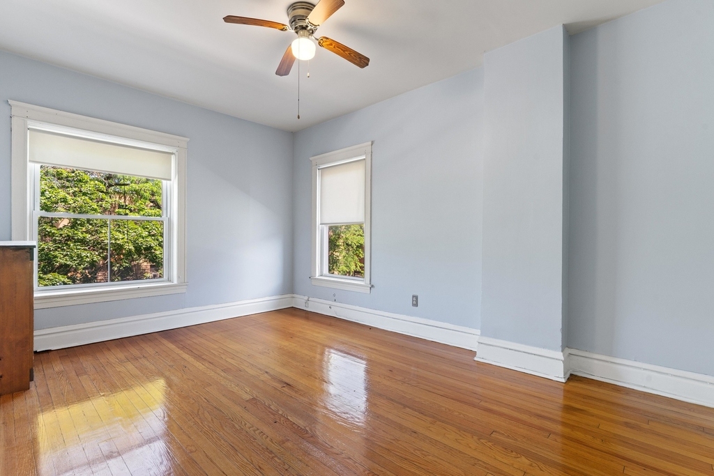 2051 E 72nd Place - Photo 8