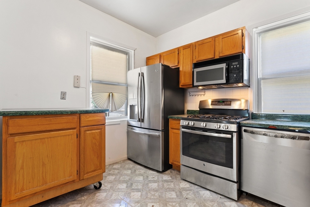 2051 E 72nd Place - Photo 6
