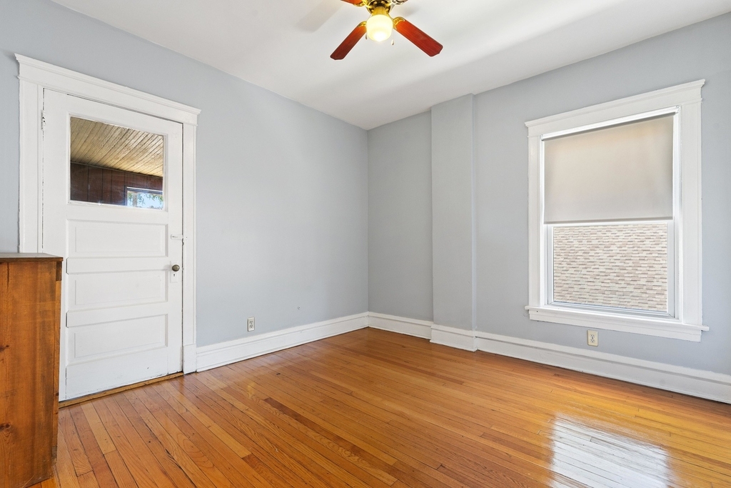 2051 E 72nd Place - Photo 11