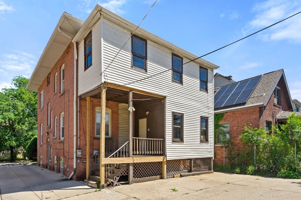 2051 E 72nd Place - Photo 13