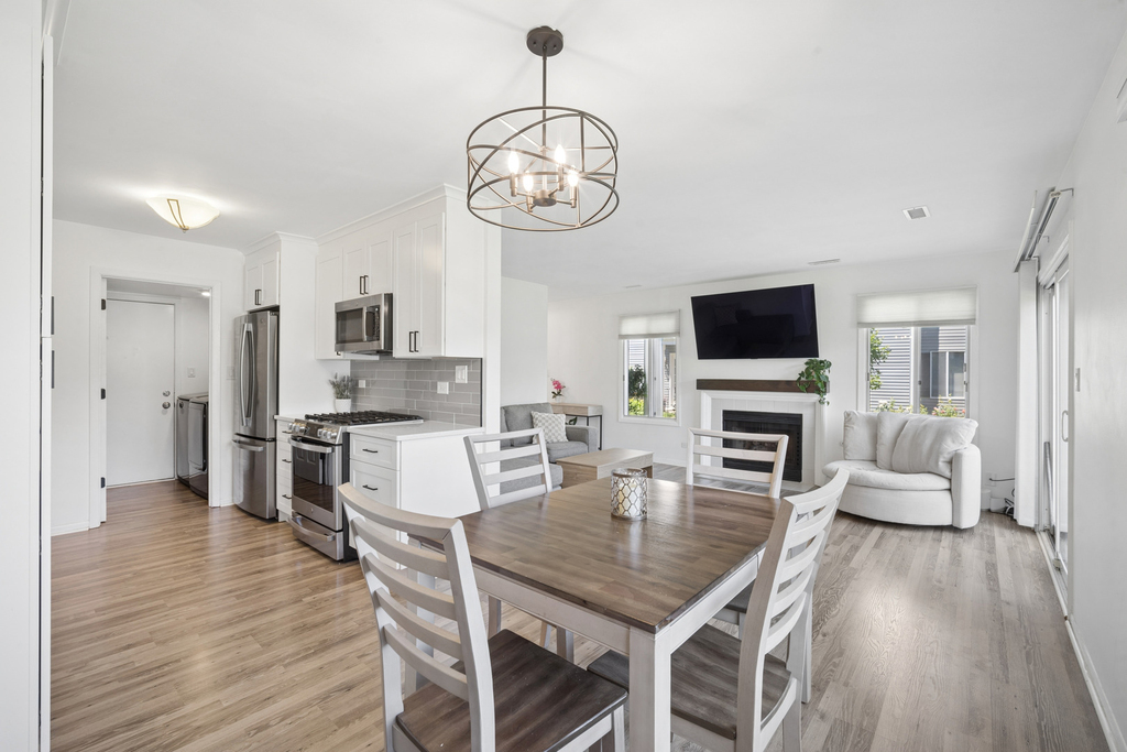 1321 Barclay Lane - Photo 4