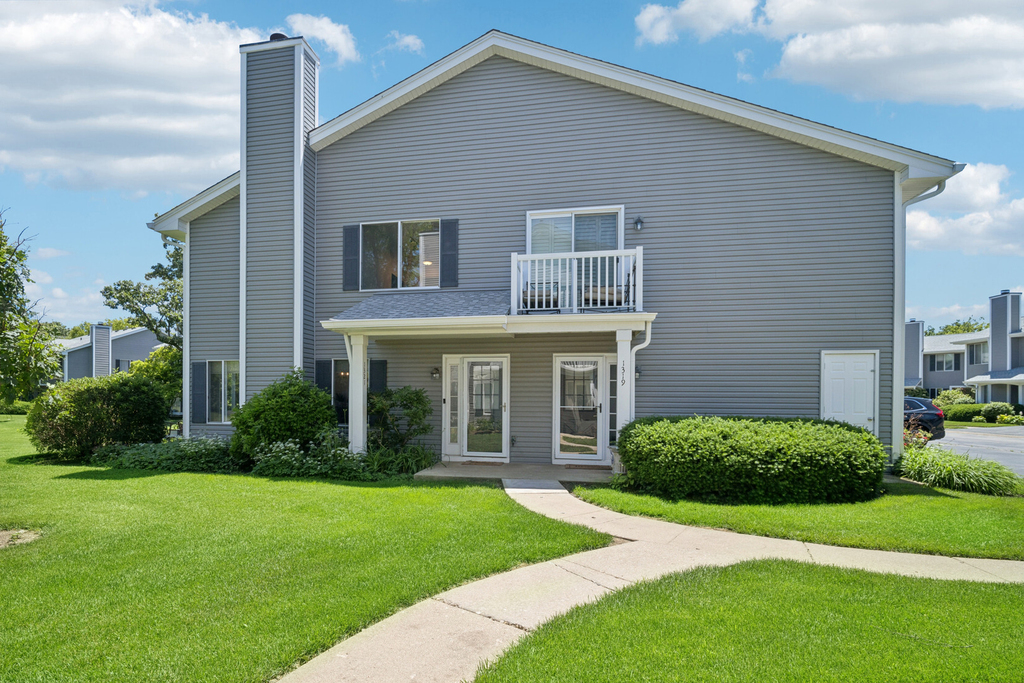 1321 Barclay Lane - Photo 0