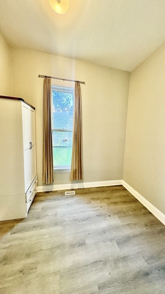 11733 S Stewart Avenue - Photo 6