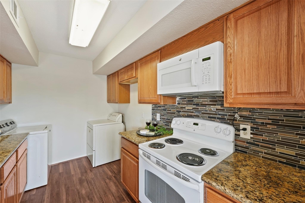 6633 W Airport Boulevard - Photo 9