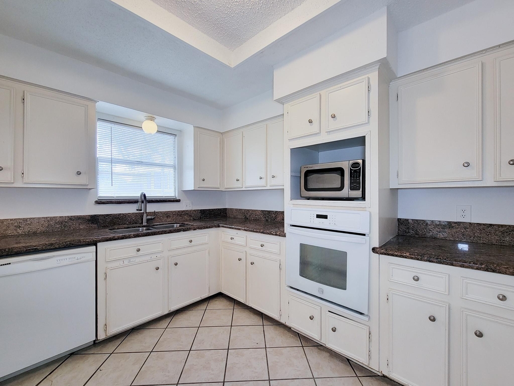 2710 Quail Creek Drive - Photo 13