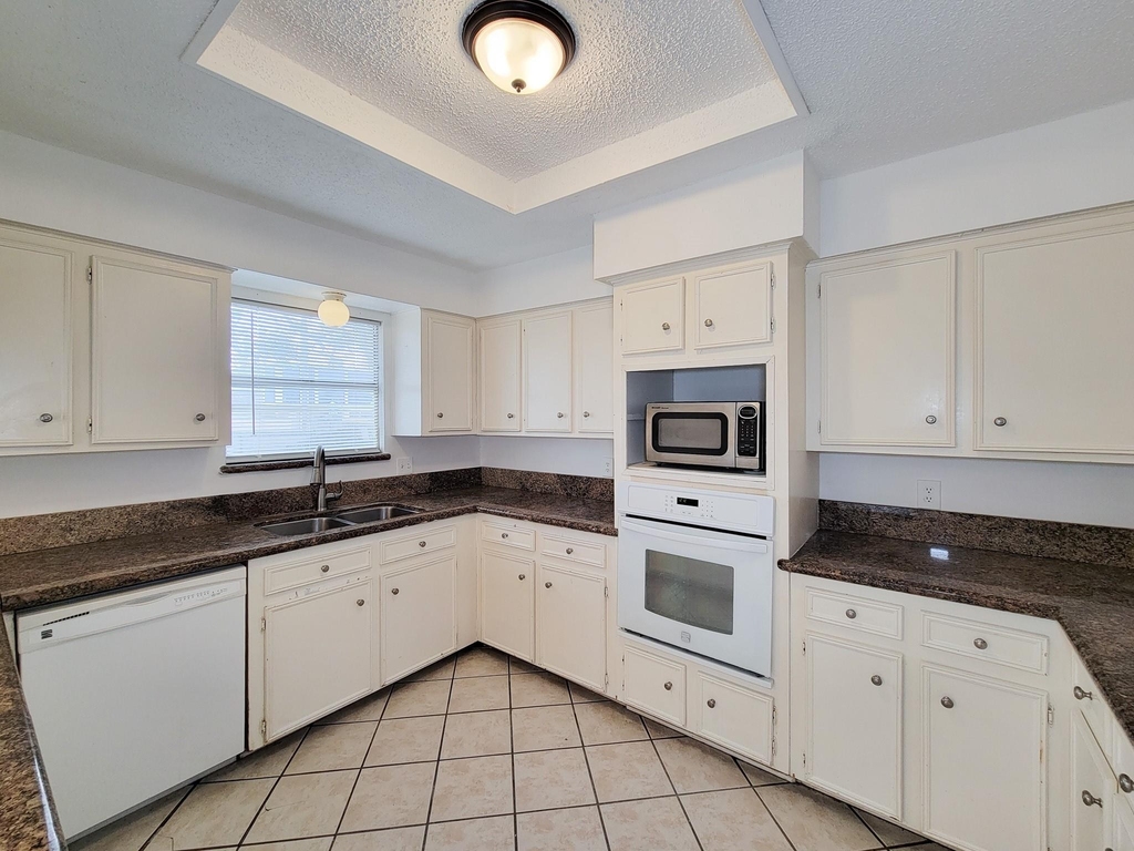 2710 Quail Creek Drive - Photo 16