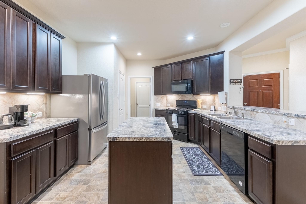 11413 Hackmatack Way - Photo 8