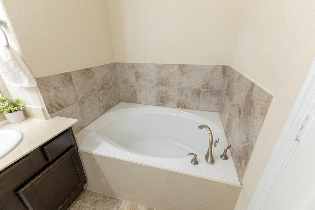 11413 Hackmatack Way - Photo 24