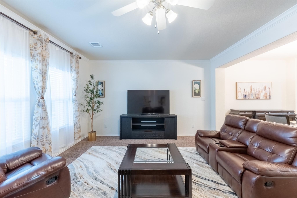 11413 Hackmatack Way - Photo 4