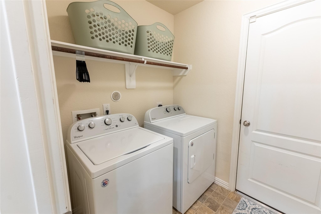 11413 Hackmatack Way - Photo 14