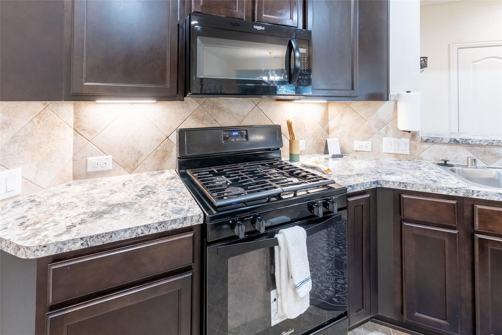 11413 Hackmatack Way - Photo 9