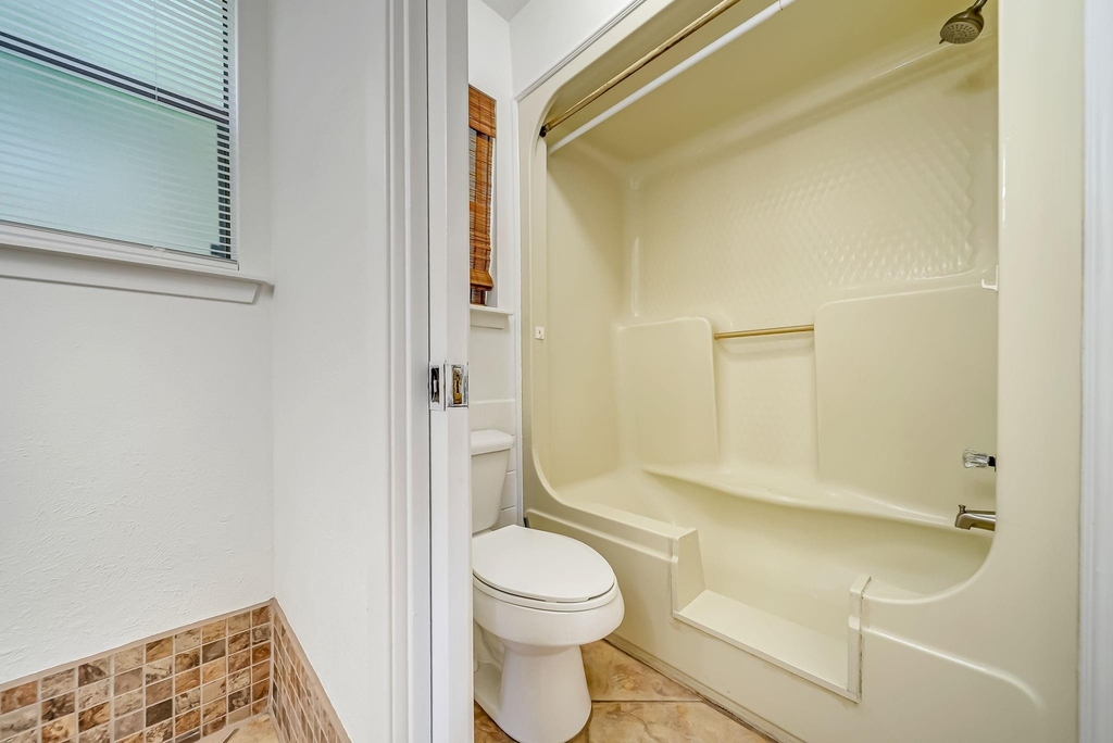 12038 Texas National Boulevard - Photo 8