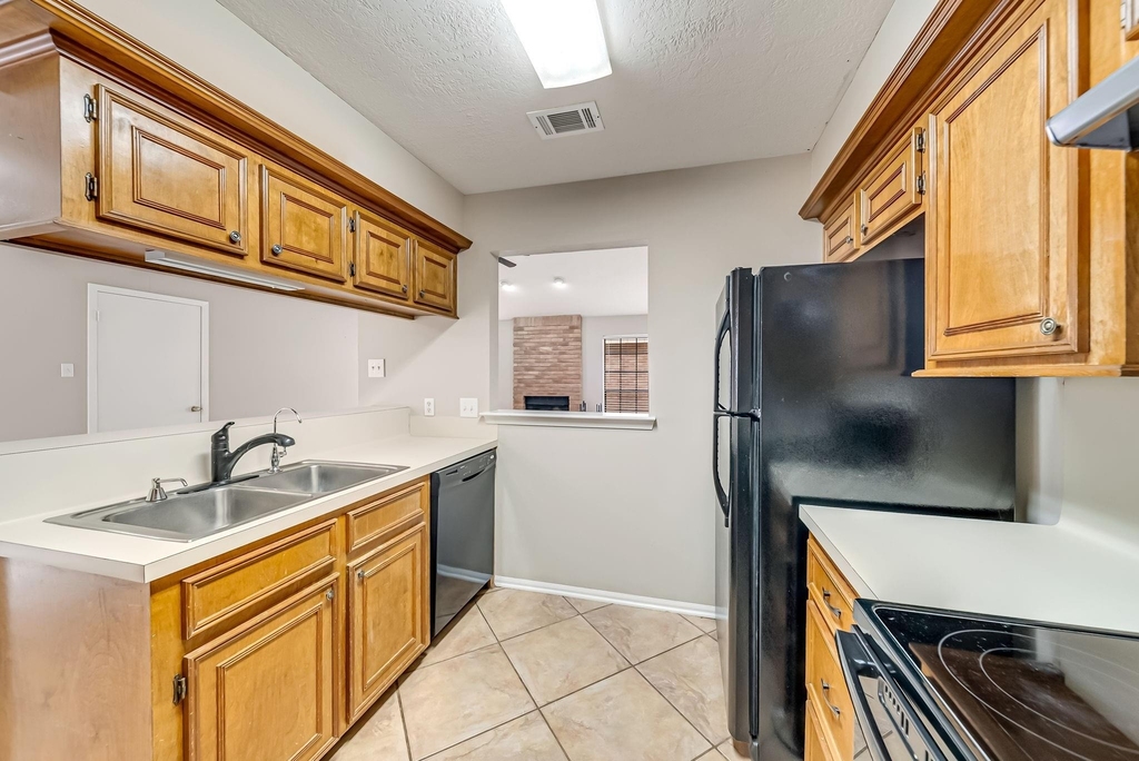 12038 Texas National Boulevard - Photo 15