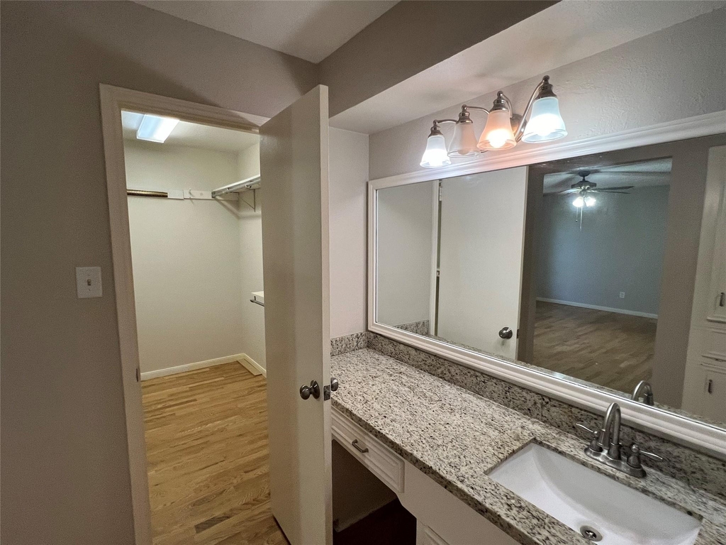 1819 Hanbury Court - Photo 10