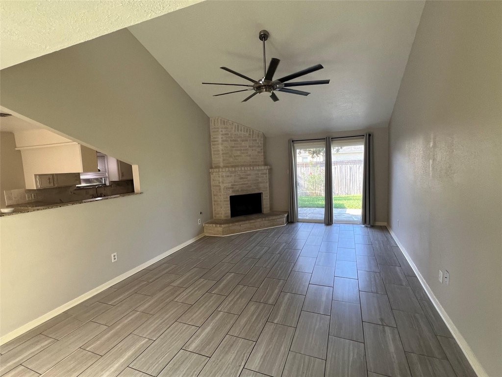 1819 Hanbury Court - Photo 2