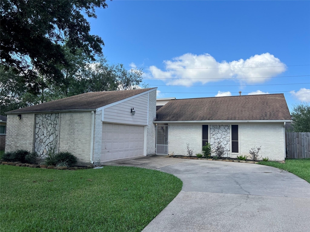 1819 Hanbury Court - Photo 0
